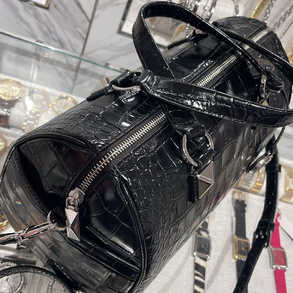 Michael Kors Grayson Medium Crocodile Embossed Leather Satchel
Black 
NWT - Picture 4 of 16